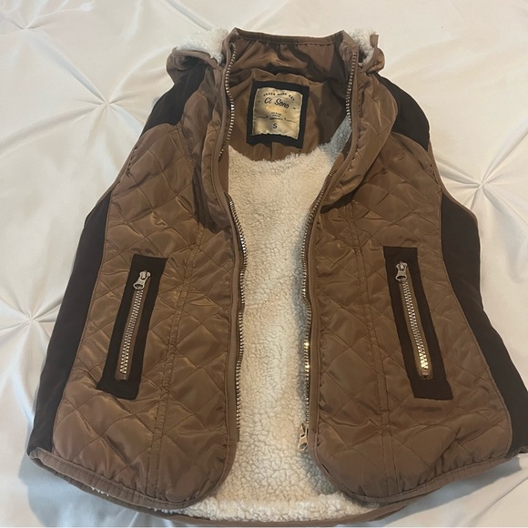Ci Sono Women hooded Puffer Quilted Faux Sherpa Lining Vest Camel Cream Small - Picture 4 of 11
